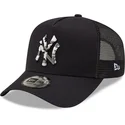 granatowa-czapka-truckerka-a-frame-camo-infill-new-york-yankees-mlb-od-new-era
