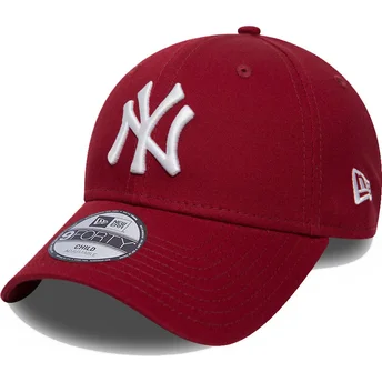 kepure-islenkta-raudona-reguliuojamas-vaikams-9forty-league-essential-new-york-yankees-mlb-new-era