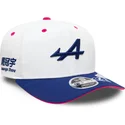 czapka-z-daszkiem-zakrzywionym-biala-niebieska-i-rozowa-snapback-9fifty-stretch-snap-guanyu-zhou-z-alpine-formula-1-renault-od-n