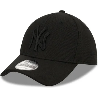 czarna-dopasowana-czapka-z-daszkiem-z-czarnym-logo-39thirty-diamond-era-new-york-yankees-mlb-new-era