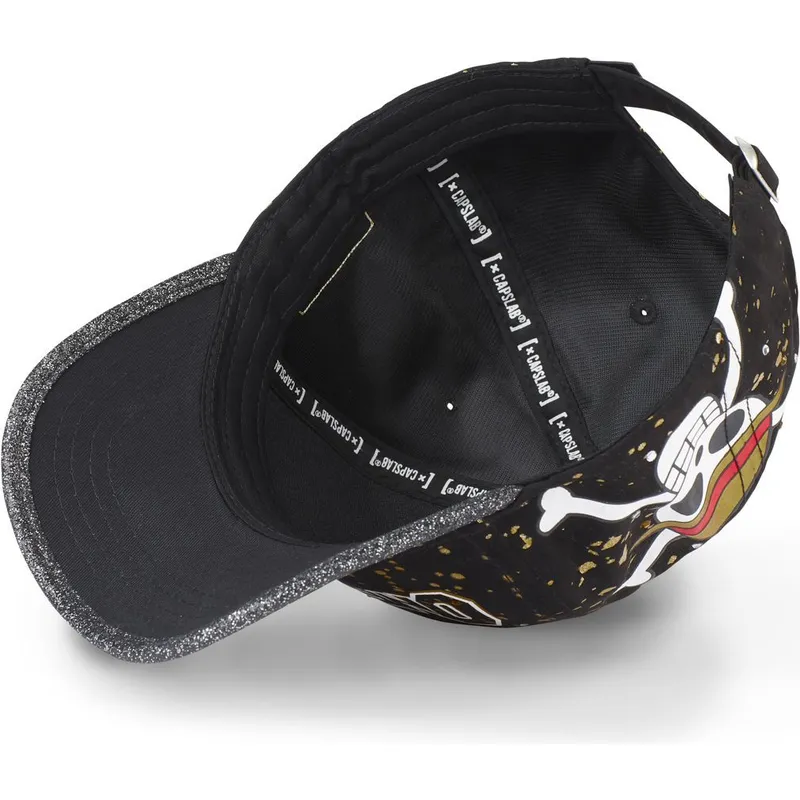 kepure-islenkta-juoda-reguliuojamas-tag-log2-one-piece-capslab