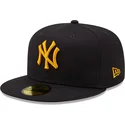 granatowa-czapka-z-daszkiem-z-zoltym-logo-59fifty-league-essential-new-york-yankees-mlb-od-new-era