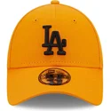 regulowana-pomaranczowa-czapka-z-zakrzywionym-daszkiem-z-czarnym-logo-9forty-league-essential-los-angeles-dodgers-mlb-od-new-era