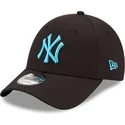 czarna-zakrzywiona-czapka-z-regulacja-z-niebieskim-logo-9forty-neon-pack-new-york-yankees-mlb-od-new-era