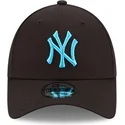 czarna-zakrzywiona-czapka-z-regulacja-z-niebieskim-logo-9forty-neon-pack-new-york-yankees-mlb-od-new-era