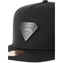 kepure-plokscia-juoda-snapback-metal-badge-difuzed