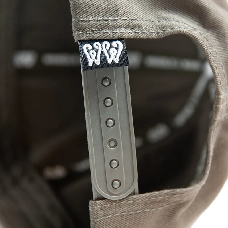 brazowa-zakrzywiona-czapka-snapback-commando-ww14-od-wheels-and-waves