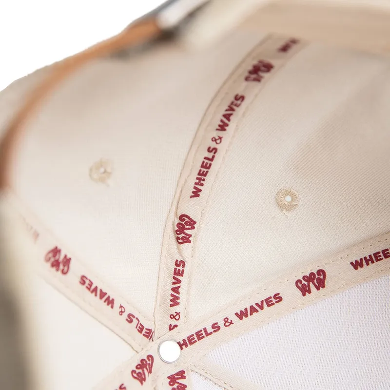 cap-islenkta-beige-adjustable-strap-wheels-and-waves