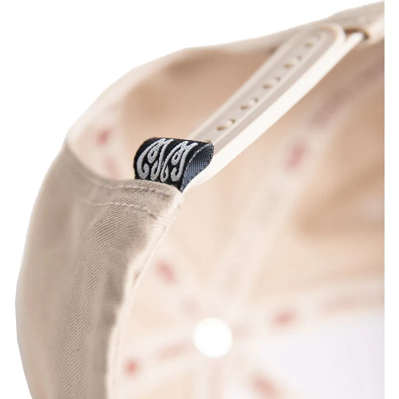 bezowa-plaska-czapka-snapback-skateboarding-ww24-od-wheels-and-waves