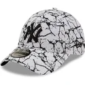 biala-zakrzywiona-czapka-regulowana-9forty-marble-new-york-yankees-mlb-od-new-era