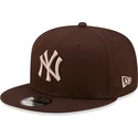 kepure-plokscia-ruda-snapback-9fifty-league-essential-new-york-yankees-mlb-new-era