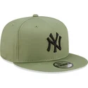 kepure-plokscia-zalia-snapback-9fifty-league-essential-new-york-yankees-mlb-new-era