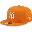kepure-plokscia-oranzine-snapback-9fifty-league-essential-new-york-yankees-mlb-new-era
