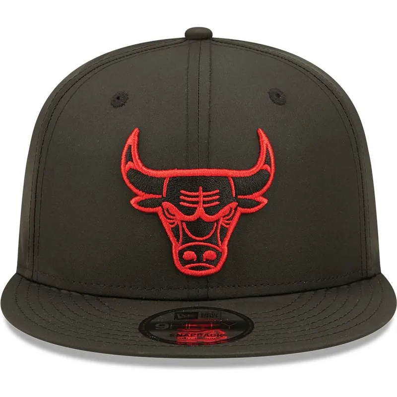 kepure-plokscia-juoda-snapback-9fifty-neon-pack-chicago-bulls-nba-new-era