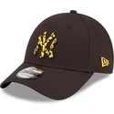 kepure-islenkta-juoda-reguliuojamas-9forty-seasonal-infill-new-york-yankees-mlb-new-era