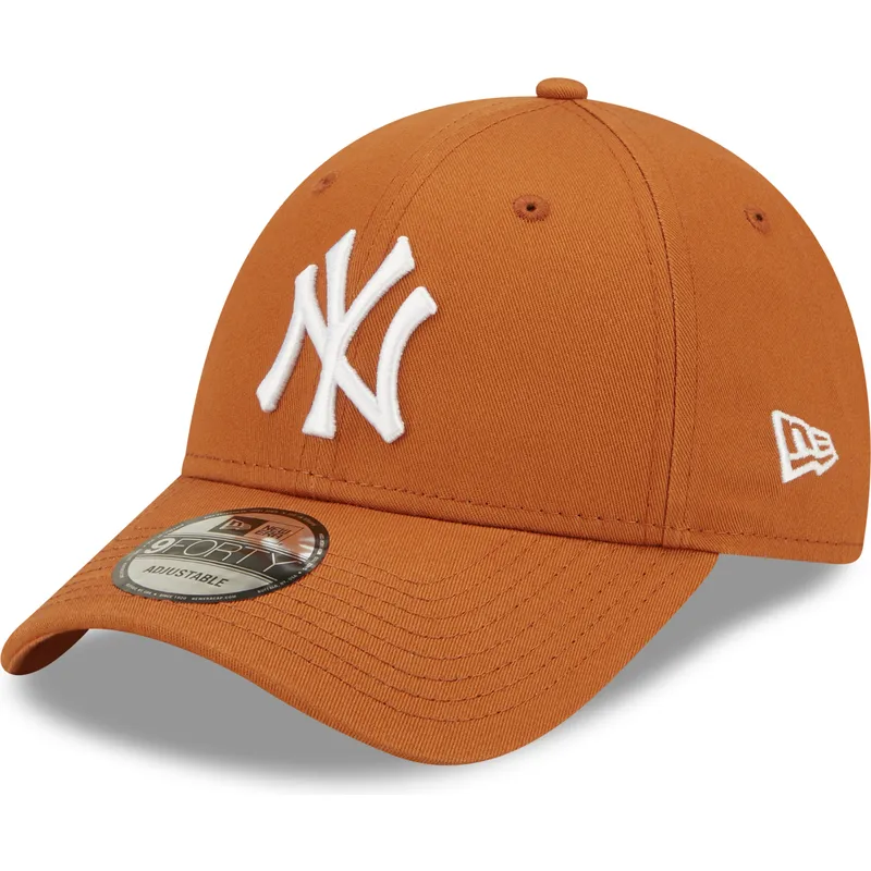 kepure-islenkta-ruda-reguliuojamas-9forty-league-essential-new-york-yankees-mlb-new-era