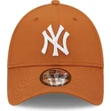 kepure-islenkta-ruda-reguliuojamas-9forty-league-essential-new-york-yankees-mlb-new-era