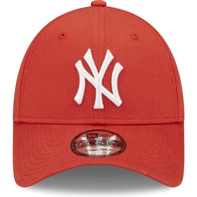 kepure-islenkta-raudona-reguliuojamas-9forty-league-essential-new-york-yankees-mlb-new-era