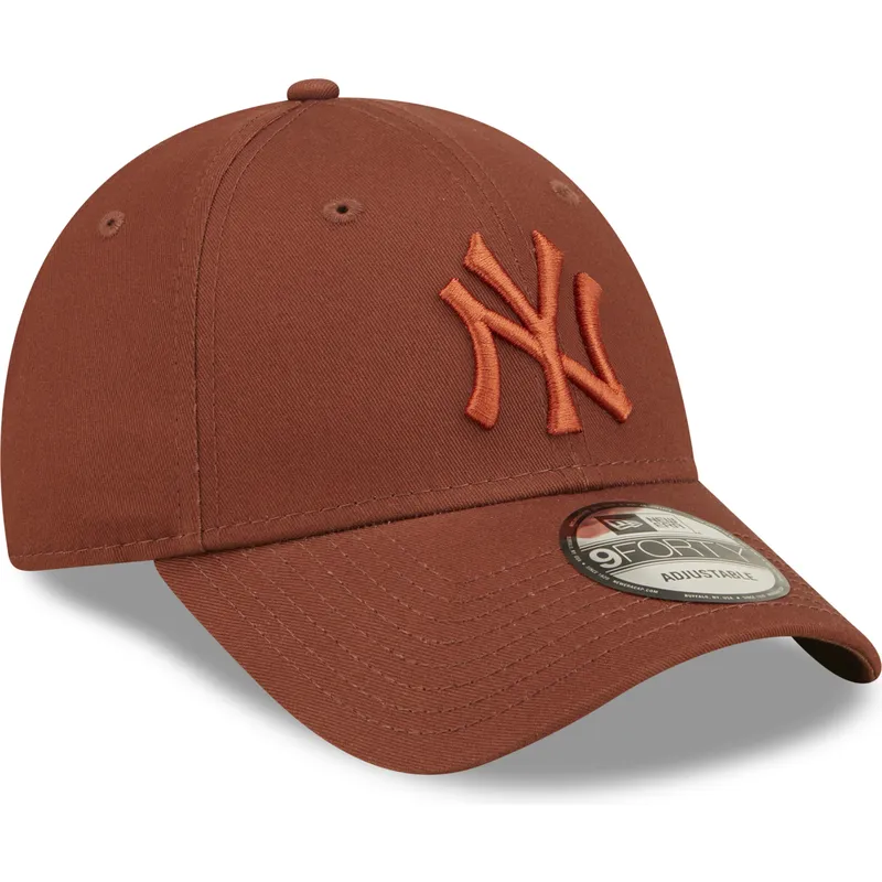 kepure-islenkta-ruda-reguliuojamas-9forty-league-essential-new-york-yankees-mlb-new-era
