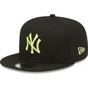 kepure-plokscia-juoda-snapback-9fifty-league-essential-new-york-yankees-mlb-new-era