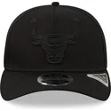 czarna-czapka-z-zakrzywionym-daszkiem-snapback-z-czarnym-logo-9fifty-tonal-stretch-snap-chicago-bulls-nba-new-era
