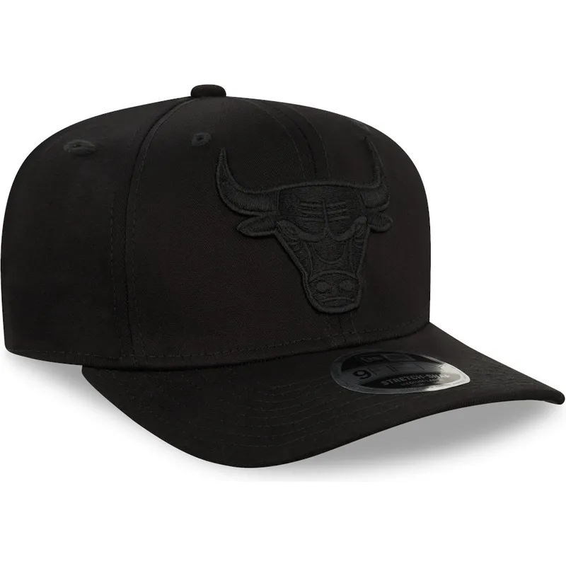 czarna-czapka-z-zakrzywionym-daszkiem-snapback-z-czarnym-logo-9fifty-tonal-stretch-snap-chicago-bulls-nba-new-era