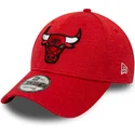 kepure-islenkta-raudona-reguliuojama-juostele-9forty-shadow-tech-chicago-bulls-nba-new-era