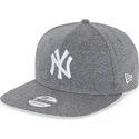 ciemnoszara-czapka-z-daszkiem-snapback-9fifty-jersey-medium-new-york-yankees-mlb-marki-new-era