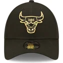 cap-islenkta-black-adjustable-strap-dorado-9forty-metallic-chicago-bulls-nba-new-era