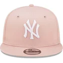 kepure-plokscia-rozine-snapback-9fifty-league-essential-new-york-yankees-mlb-new-era