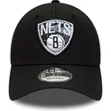 kepure-islenkta-juoda-reguliuojamas-9forty-print-infill-brooklyn-nets-nba-new-era