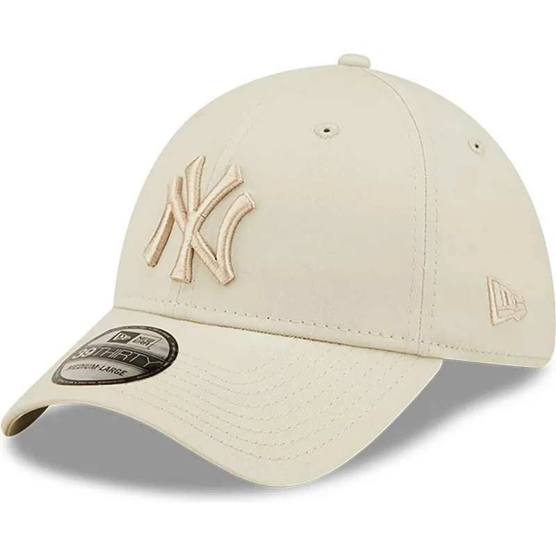 bezowa-dopasowana-czapka-z-zakrzywionym-daszkiem-z-bezowym-logo-39thirty-league-essential-new-york-yankees-mlb-new-era