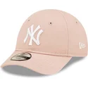 kepure-islenkta-rozine-reguliuojamas-vaikams-9forty-league-essential-new-york-yankees-mlb-new-era