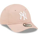 kepure-islenkta-rozine-reguliuojamas-vaikams-9forty-league-essential-new-york-yankees-mlb-new-era