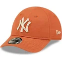 kepure-islenkta-oranzine-reguliuojamas-vaikams-9forty-league-essential-new-york-yankees-mlb-new-era
