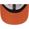 pomaranczowa-regulowana-czapka-z-zakrzywionym-daszkiem-dla-malego-dziecka-z-bezowym-logo-9forty-league-essential-new-york-yankee