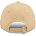 bezowa-regulowana-czapka-z-zakrzywionym-daszkiem-dla-dzieci-z-brazowym-logo-9forty-league-essential-new-york-yankees-mlb-od-new-