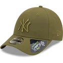 zielona-czapka-z-zakrzywionym-daszkiem-typu-snapback-z-zielonym-logo-9forty-repreve-new-york-yankees-mlb-od-new-era