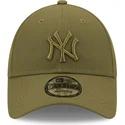 zielona-czapka-z-zakrzywionym-daszkiem-typu-snapback-z-zielonym-logo-9forty-repreve-new-york-yankees-mlb-od-new-era