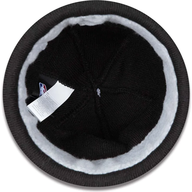 kepure-su-bumbulu-juoda-cuff-jake-chicago-bulls-nba-new-era