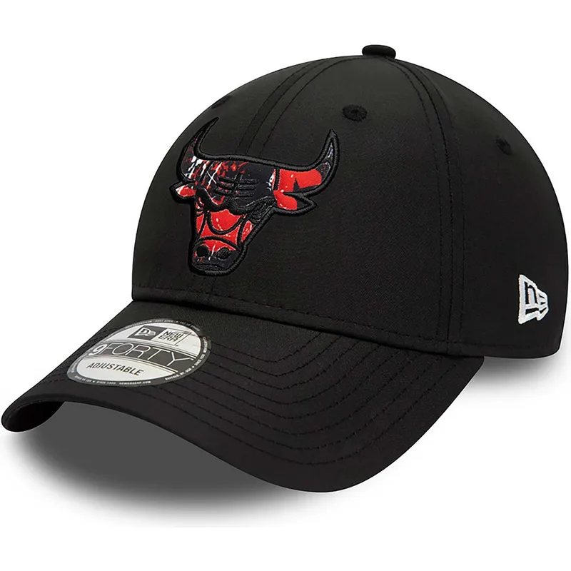 kepure-islenkta-juoda-reguliuojamas-9forty-print-infill-chicago-bulls-nba-new-era