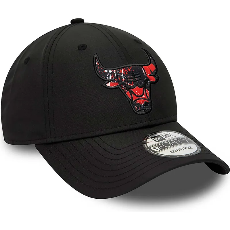 kepure-islenkta-juoda-reguliuojamas-9forty-print-infill-chicago-bulls-nba-new-era