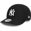 kepure-islenkta-juoda-reguliuojama-juostele-vaikams-pequeno-9forty-league-essential-new-york-yankees-mlb-new-era