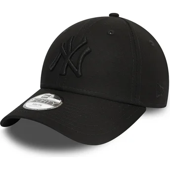 Czarna zakrzywiona czapka regulowana dla dzieci z czarnym logo 9FORTY League Essential New York Yankees MLB New Era