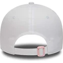 biala-damska-czapka-z-zakrzywionym-daszkiem-i-regulacja-z-wielokolorowym-logo-new-york-yankees-mlb-9forty-ombre-infill-od-new-er
