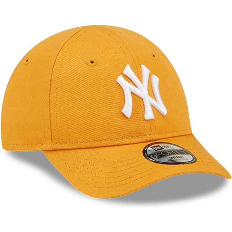 kepure-islenkta-oranzine-reguliuojamas-vaikams-9forty-league-essential-new-york-yankees-mlb-new-era