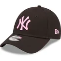 kepure-islenkta-juoda-reguliuojamas-vaikams-rosa-9forty-league-essential-new-york-yankees-mlb-new-era