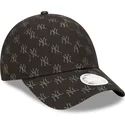 czarna-regulowana-czapka-z-daszkiem-dla-kobiet-9forty-monogram-new-york-yankees-mlb-new-era