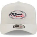 biala-czapka-truckerka-miami-a-frame-oval-state-od-new-era