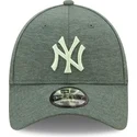 kepure-islenkta-zalia-reguliuojamas-9forty-jersey-essential-new-york-yankees-mlb-new-era